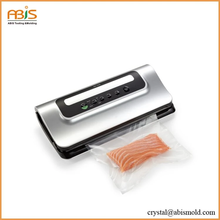 Vacuum food packaging machine
